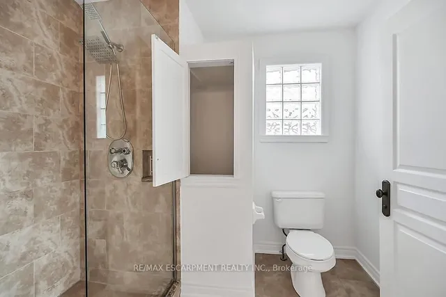 Additional image 24 of 242 Eringate Dr