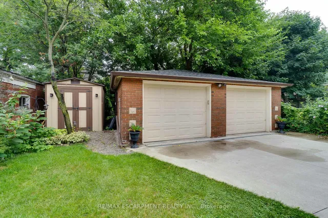 Additional image 44 of 75 MELROSE Ave