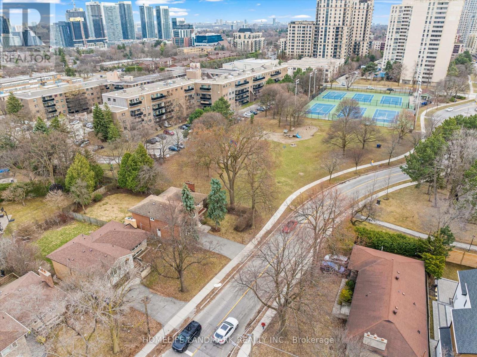 1 HAWKSBURY DRIVE|Toronto (Bayview Village), Ontario M2K1M2