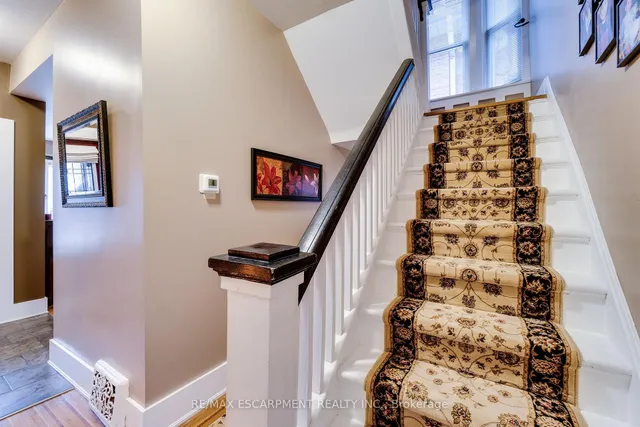 Additional image 21 of 75 MELROSE Ave