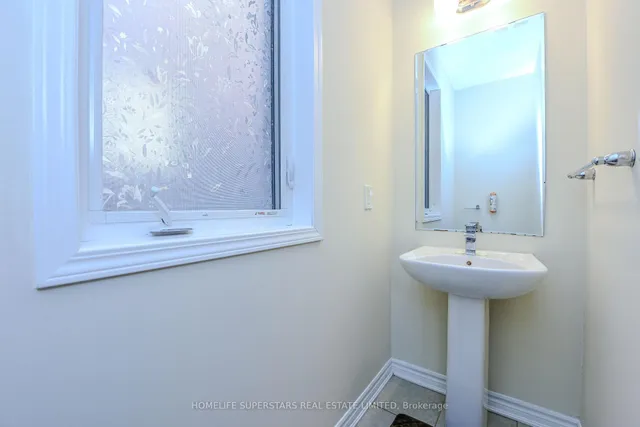 Additional image 9 of 1395 Chretien St