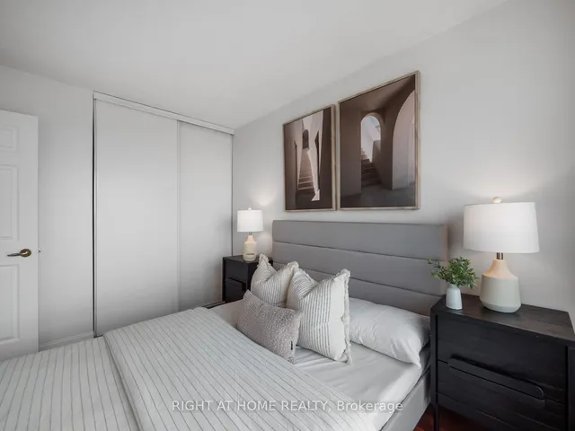 Additional image 20 of 18 Lee Centre Dr Unit 2013