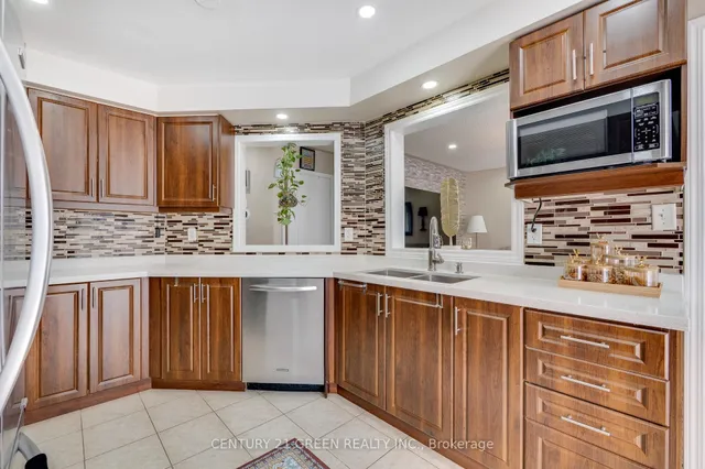 Additional image 22 of 1107 Barr Cres