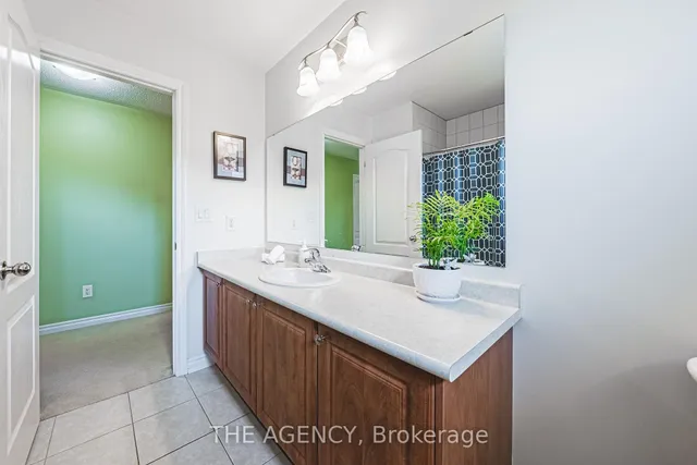 Additional image 23 of 636 Serafini Cres