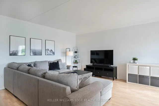 Additional image 7 of 4450 Fairview St Unit 304