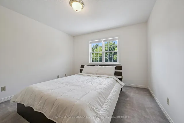 Additional image 35 of 80 Mae Crt