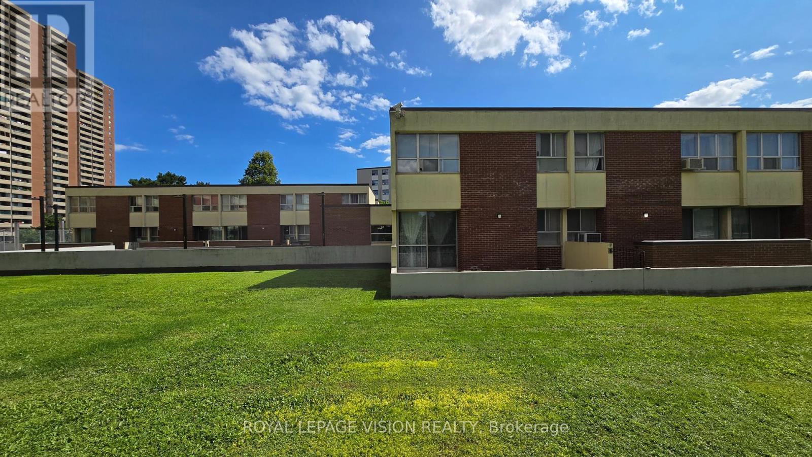 Property image for 304 - 10 CRESCENT TOWN ROAD|Toronto (Crescent Town), Ontario M4C5L3