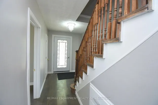 Additional image 3 of 687 Upper James St