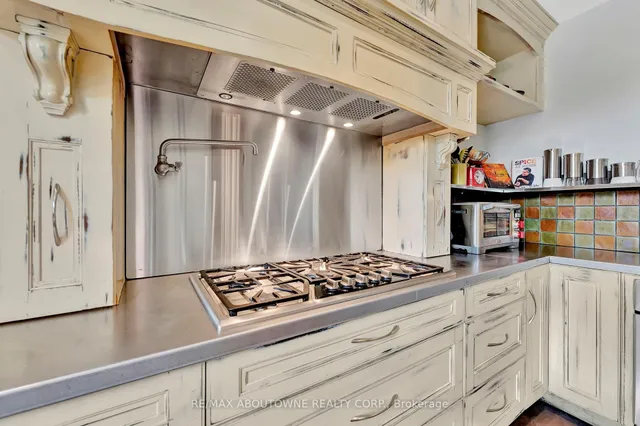 Additional image 15 of 8301 Leeming Rd