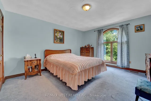 Additional image 12 of 805 Centre Rd