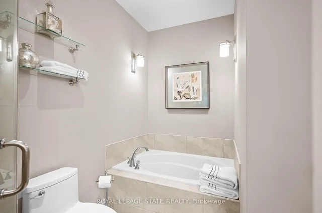 Additional image 22 of 36 Toulon Ave