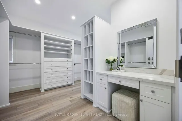 Additional image 28 of 127 Munro Blvd