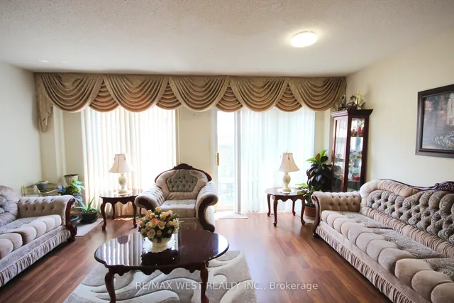 Additional image 11 of 1 Platinum Dr