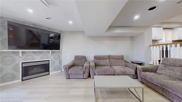 Additional image 16 of 183 Alderlea Ave