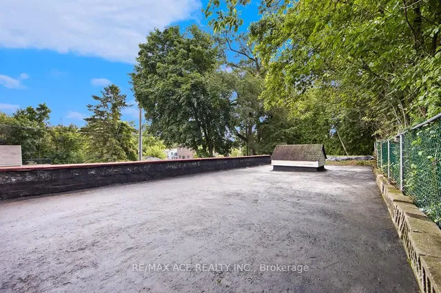 Additional image 27 of 205 Emerson St