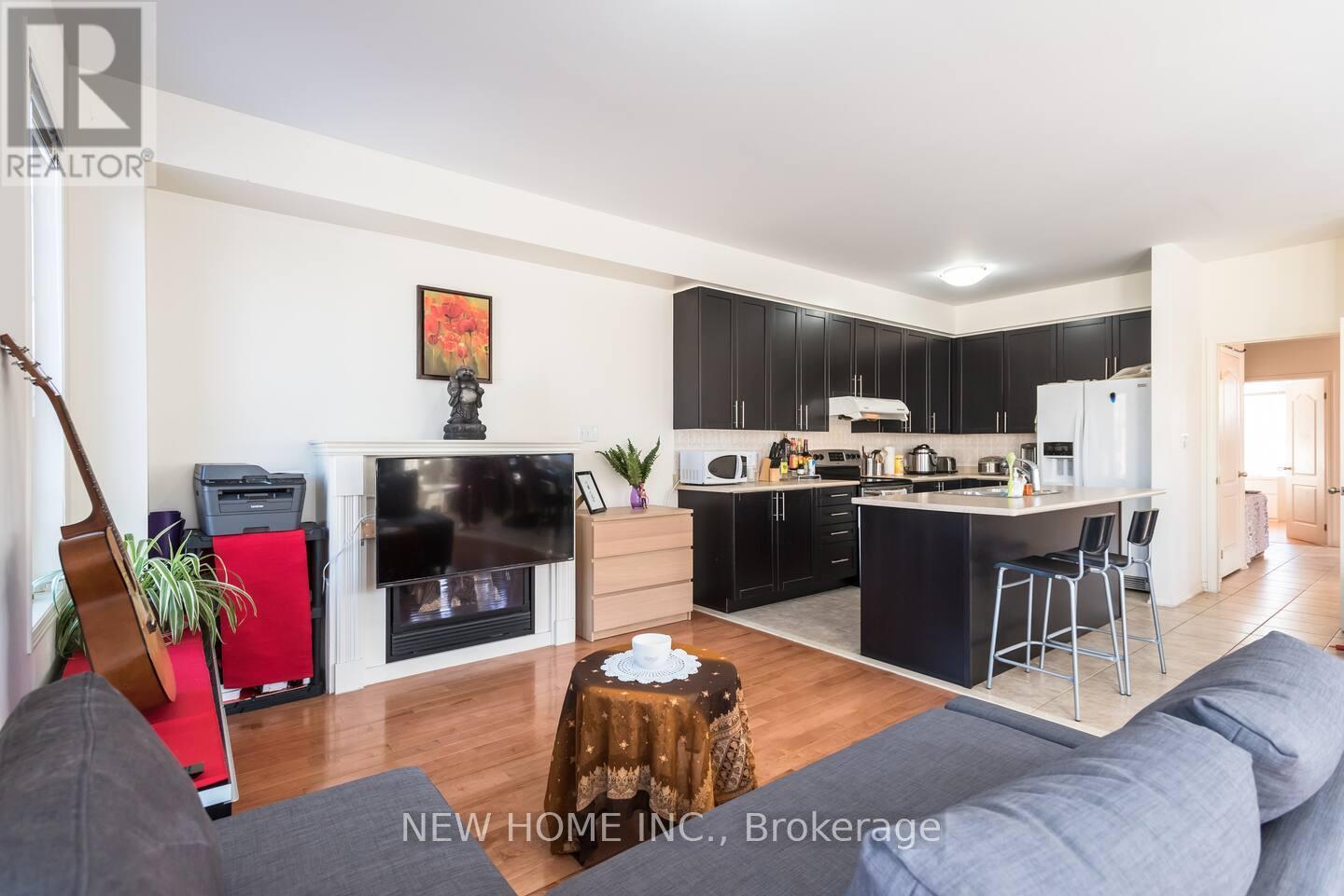 31 LEITCH AVENUE|Toronto (York University Heights), Ontario M3J0E6