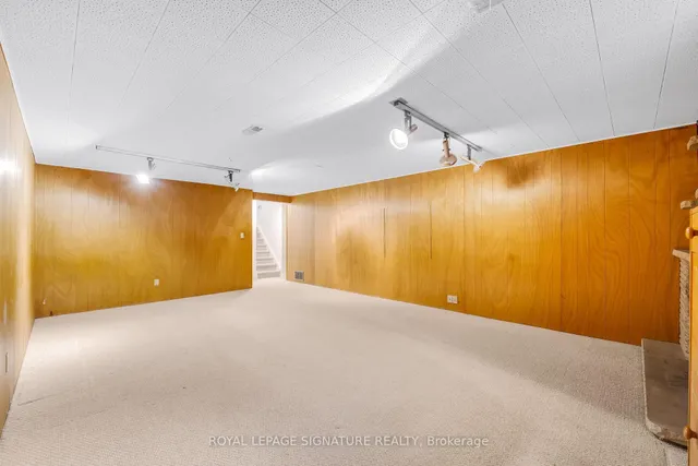 Additional image 25 of 24 Ealing Dr