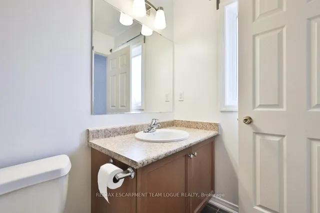 Additional image 20 of 4245 Cole Cres