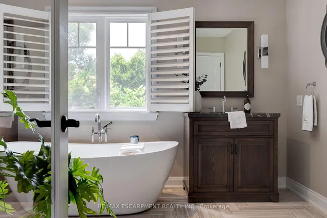 Additional image 20 of 640 George St