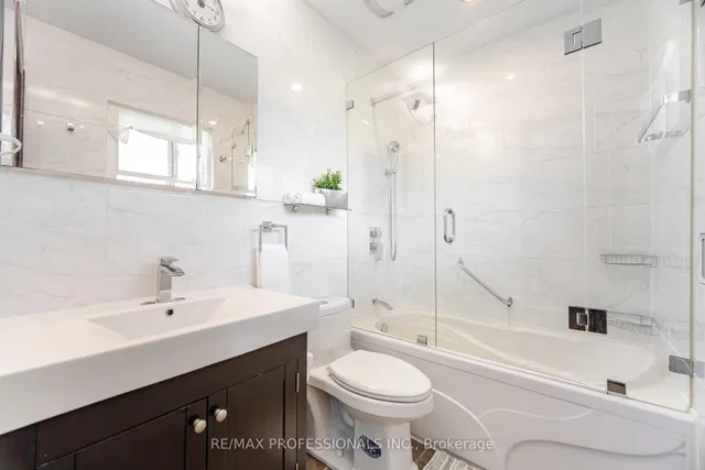 Additional image 21 of 1549 Royal York Rd