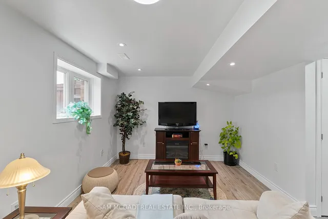 Additional image 33 of 216 Ruhl Dr