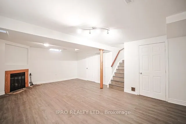 Additional image 15 of 38 Roehampton Cres