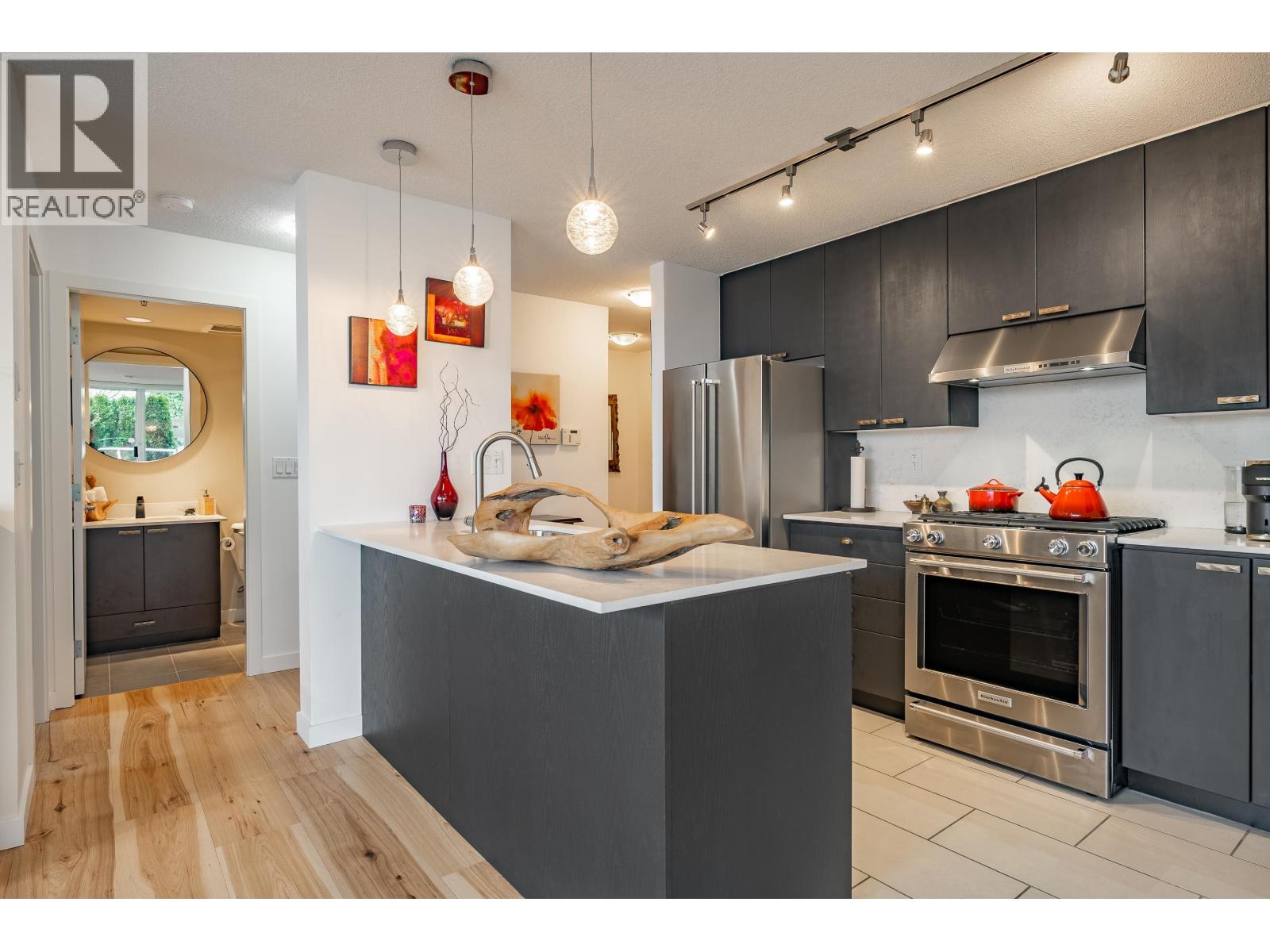 503 39 SIXTH STREET|New Westminster, British Columbia V3L0B3