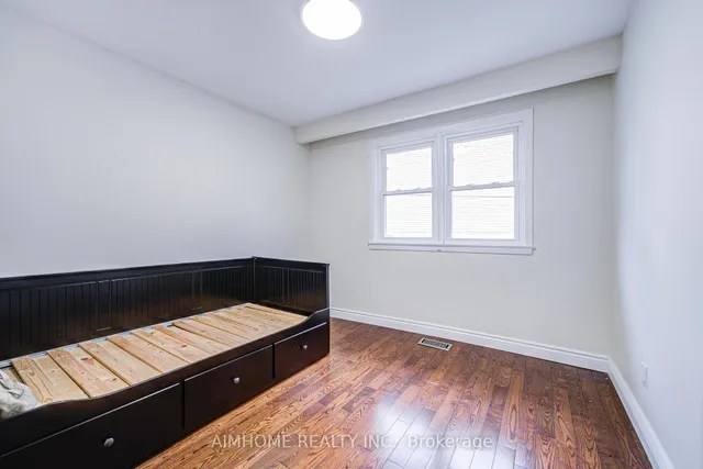 Additional image 26 of 18 Colonnade Rd