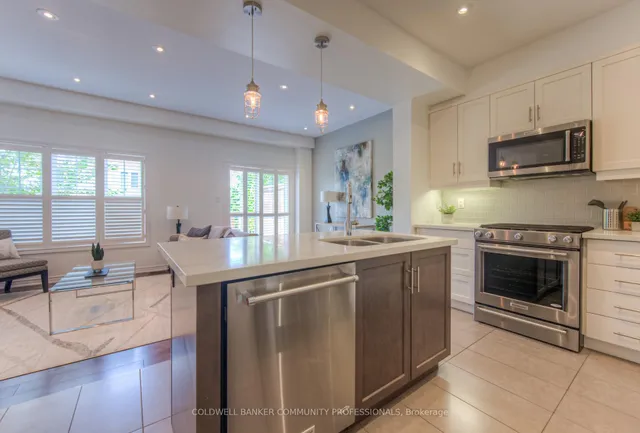 Additional image 8 of 215 Dundas St Unit 38