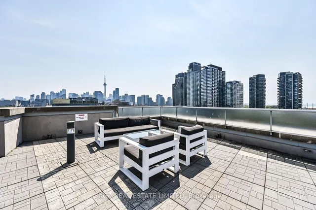 Additional image 15 of 1005 King St Unit 103