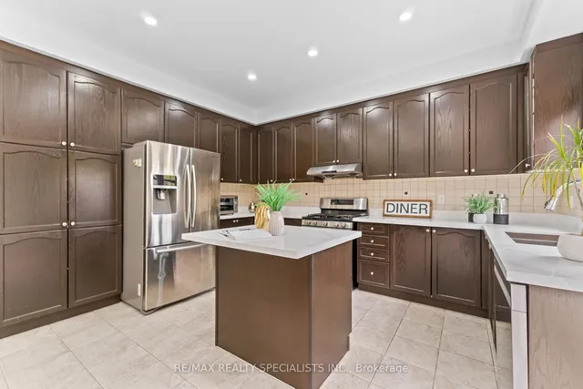 Additional image 10 of 38 Stephanie Ave