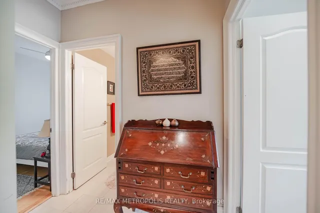 Additional image 17 of 1 Watergarden Way Unit 201