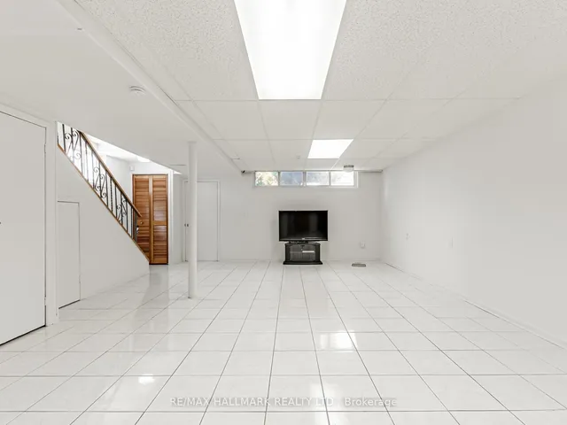 Additional image 33 of 31 Woodenhill Crt