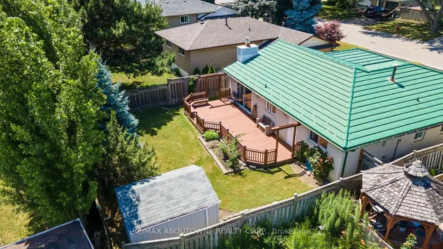 Additional image 31 of 15 Lockton Cres