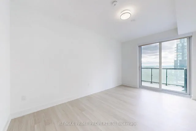 Additional image 7 of 30 Inn On The Park Dr Unit 2401