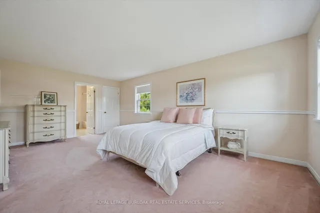 Additional image 28 of 80 Mae Crt