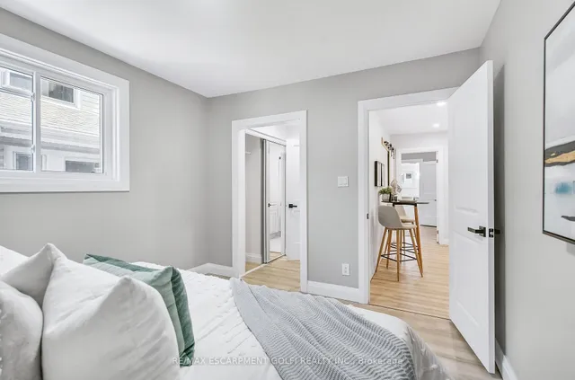 Additional image 14 of 10 Comet Ave