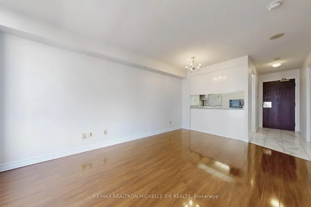 Additional image 12 of 736 Bay St Unit 1009