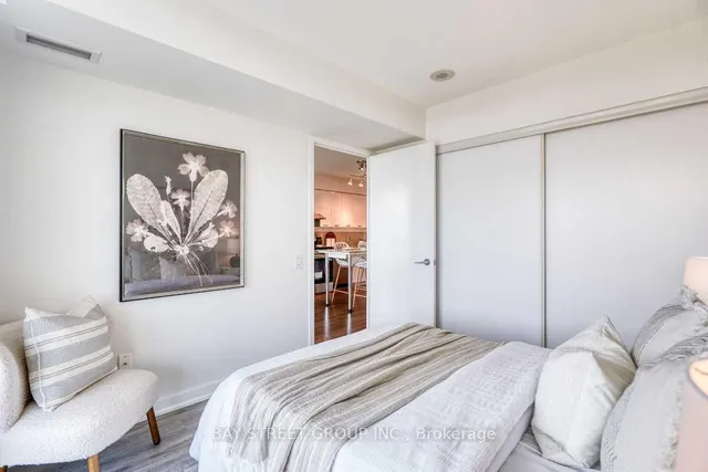 Additional image 21 of 29 Singer Crt Unit 512