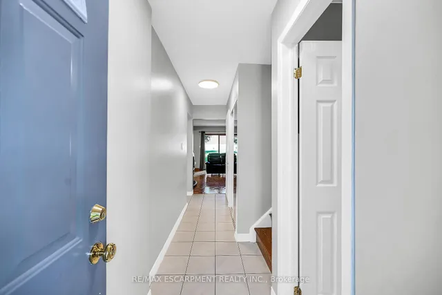 Additional image 4 of 1460 Garth St Unit 18