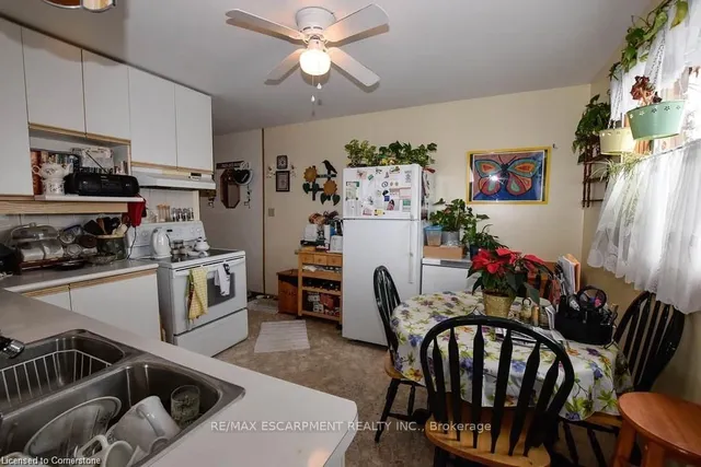 Additional image 39 of 120 Parkdale Ave