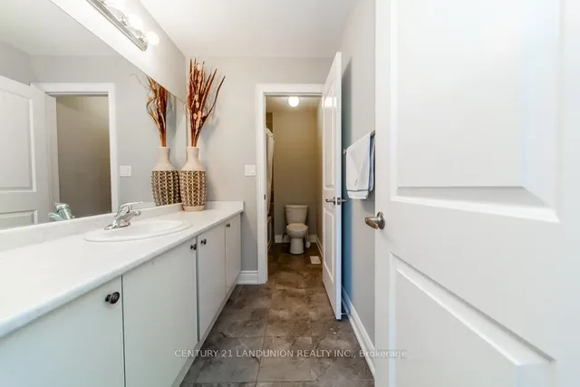 Additional image 40 of 70 Prairie Creek Cres