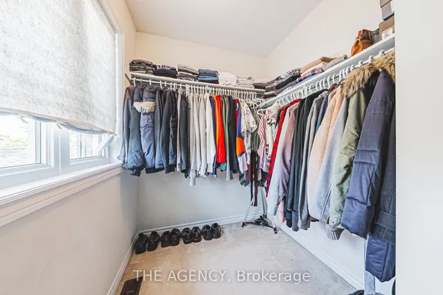 Additional image 30 of 636 Serafini Cres