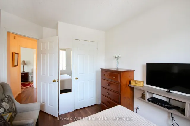 Additional image 29 of 1 Platinum Dr