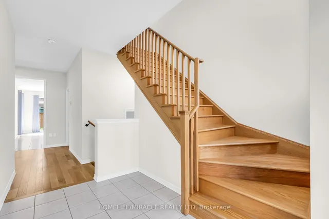 Additional image 6 of 23 Royal Coachman Way