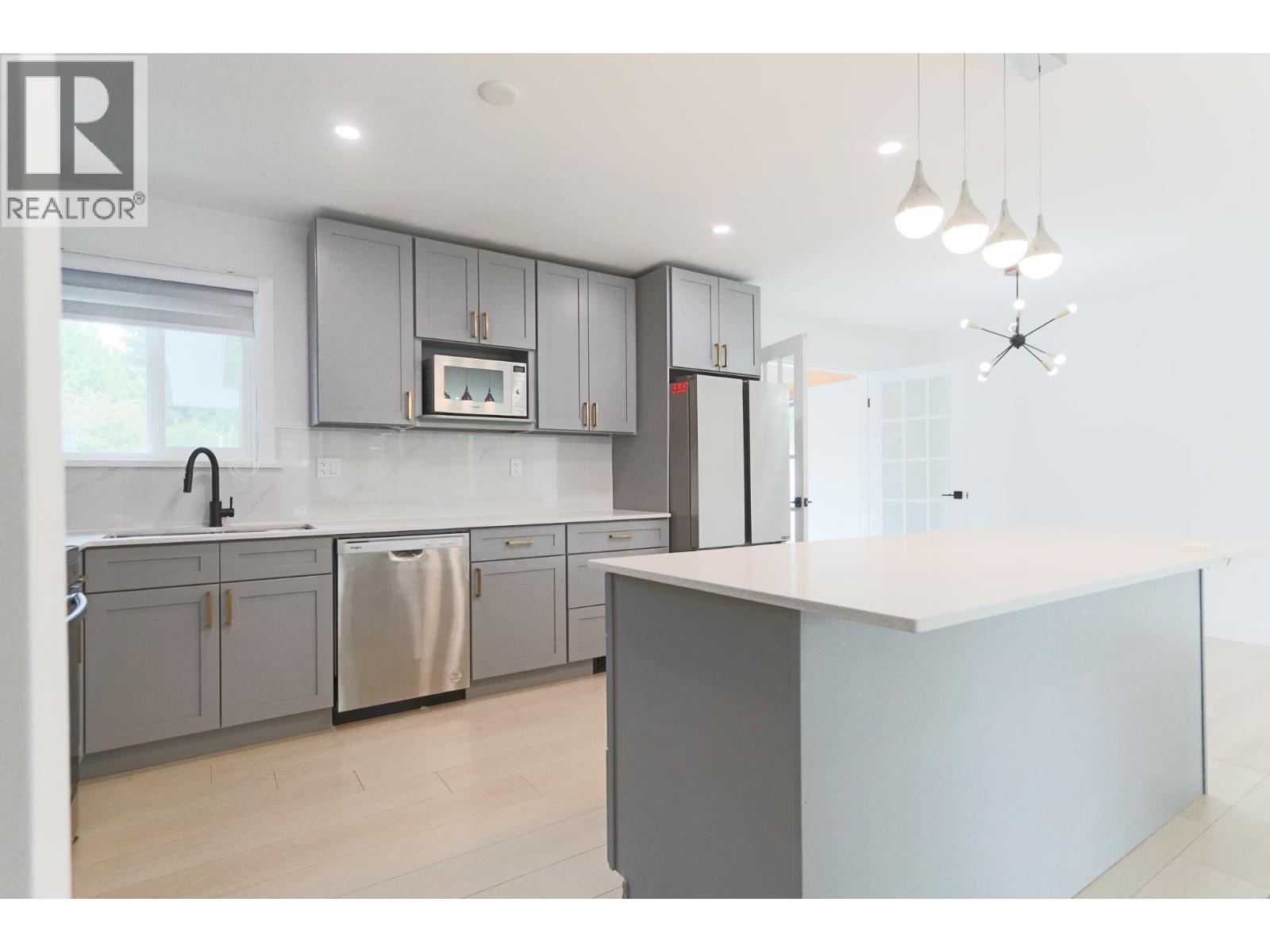 12135 229 STREET|Maple Ridge, British Columbia V2X7M9