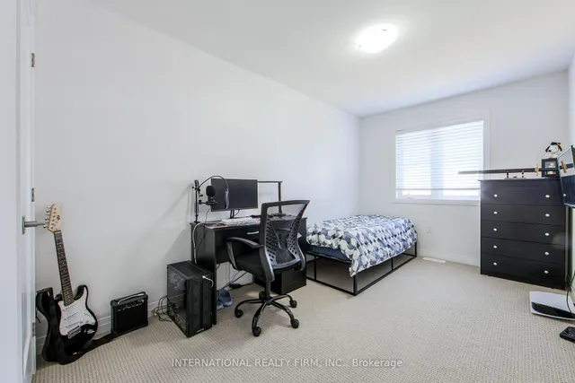 Additional image 22 of 8 Greenwich Ave