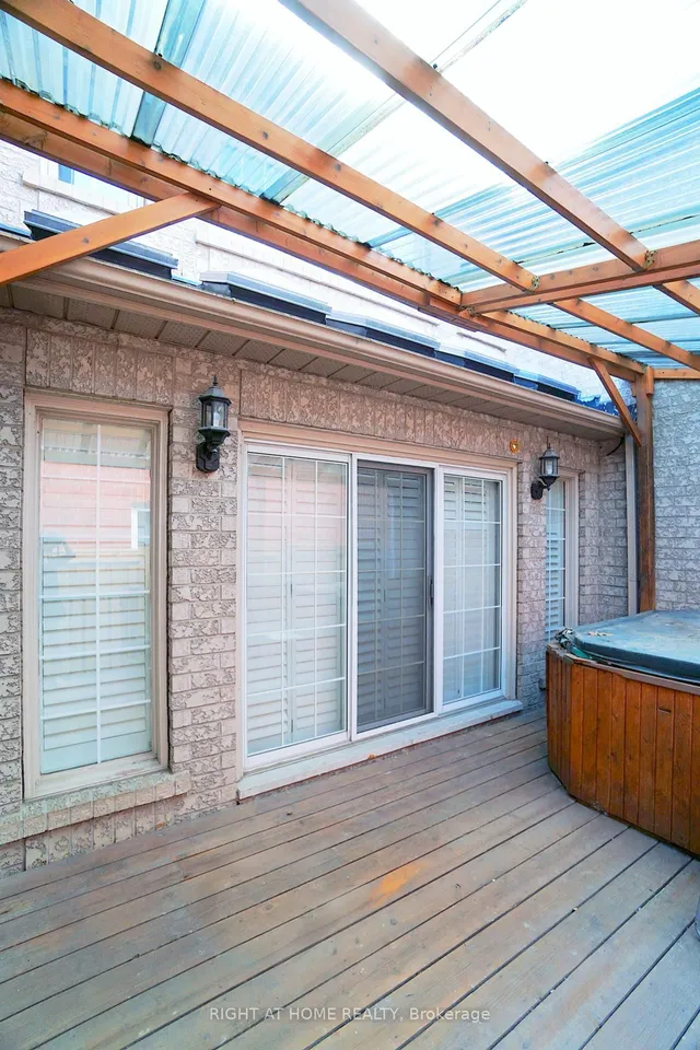 Additional image 11 of 377 Turnberry Cres