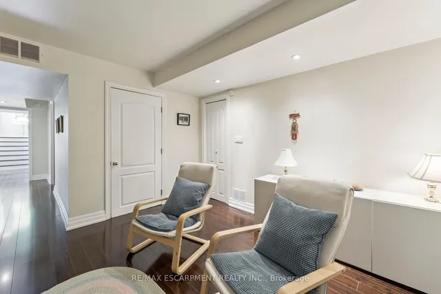 Additional image 36 of 1650 Allan Cres