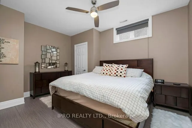 Additional image 34 of 46 Scott St